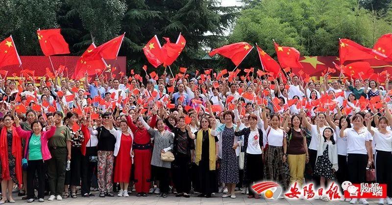 帮助他人,阳光自己!点亮“蓝天下的至爱”慈善之光